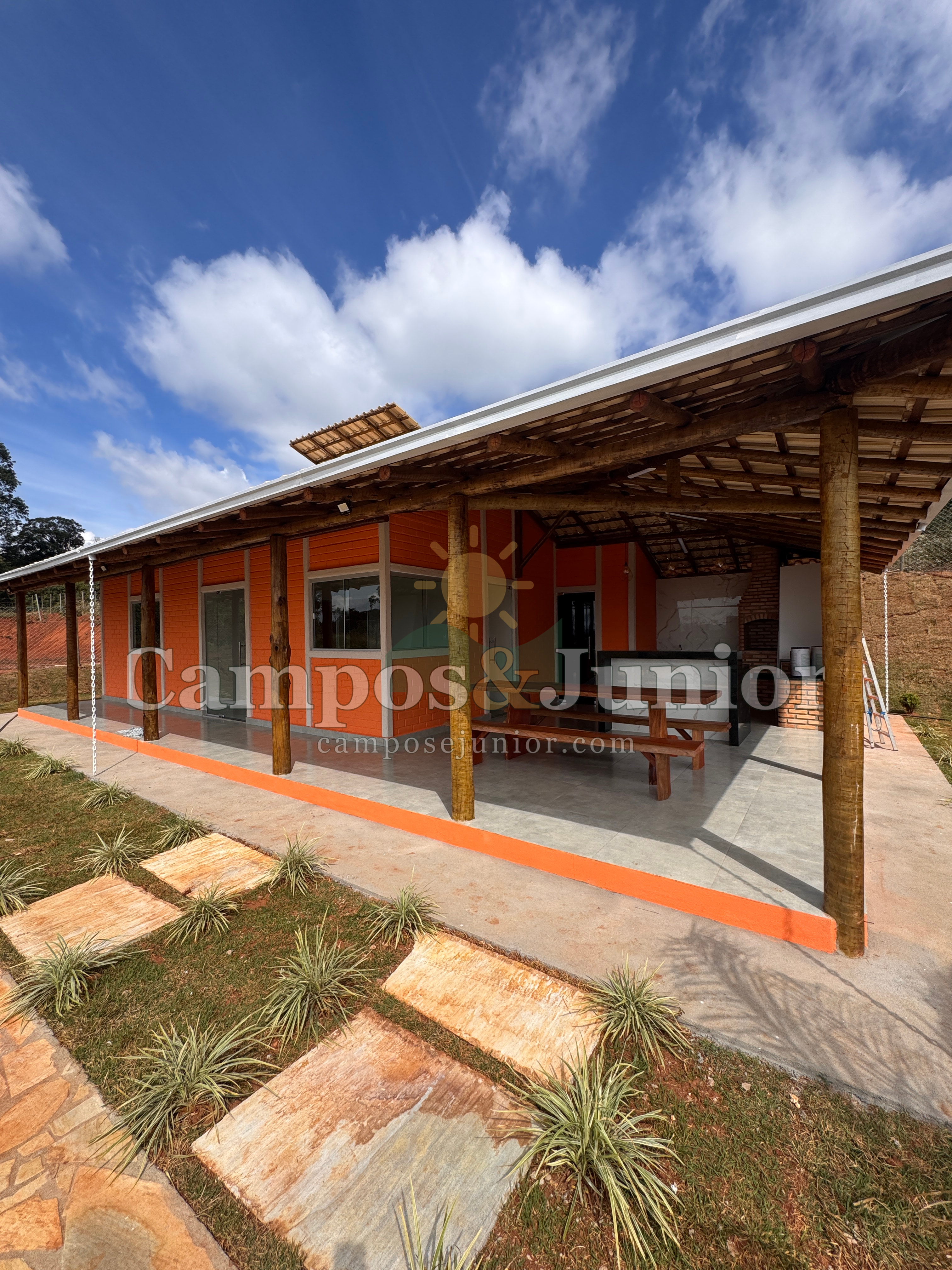 🌿 Sítio de Alto Padrão em Pedras | 1.000 m² | Piscina, Spa, Sauna e Vista Panorâmica